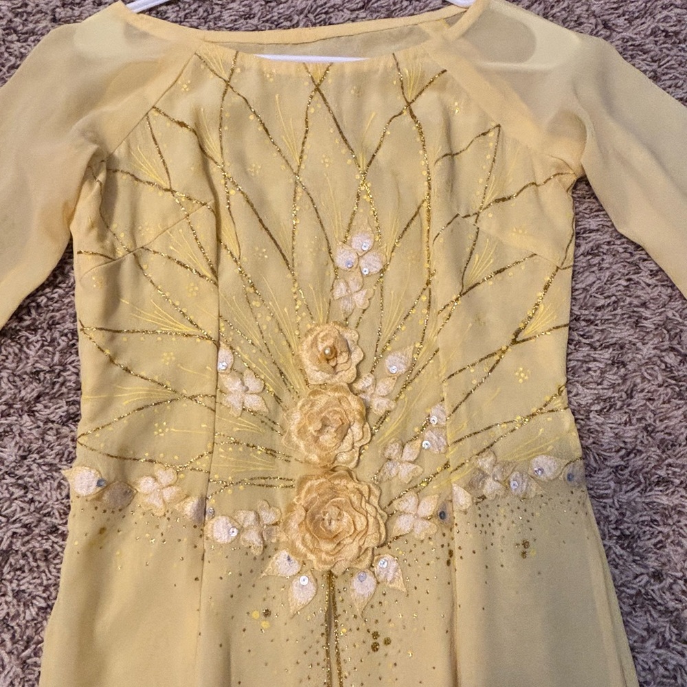 Beautiful gold Vietnamese long dress - Ao Dai